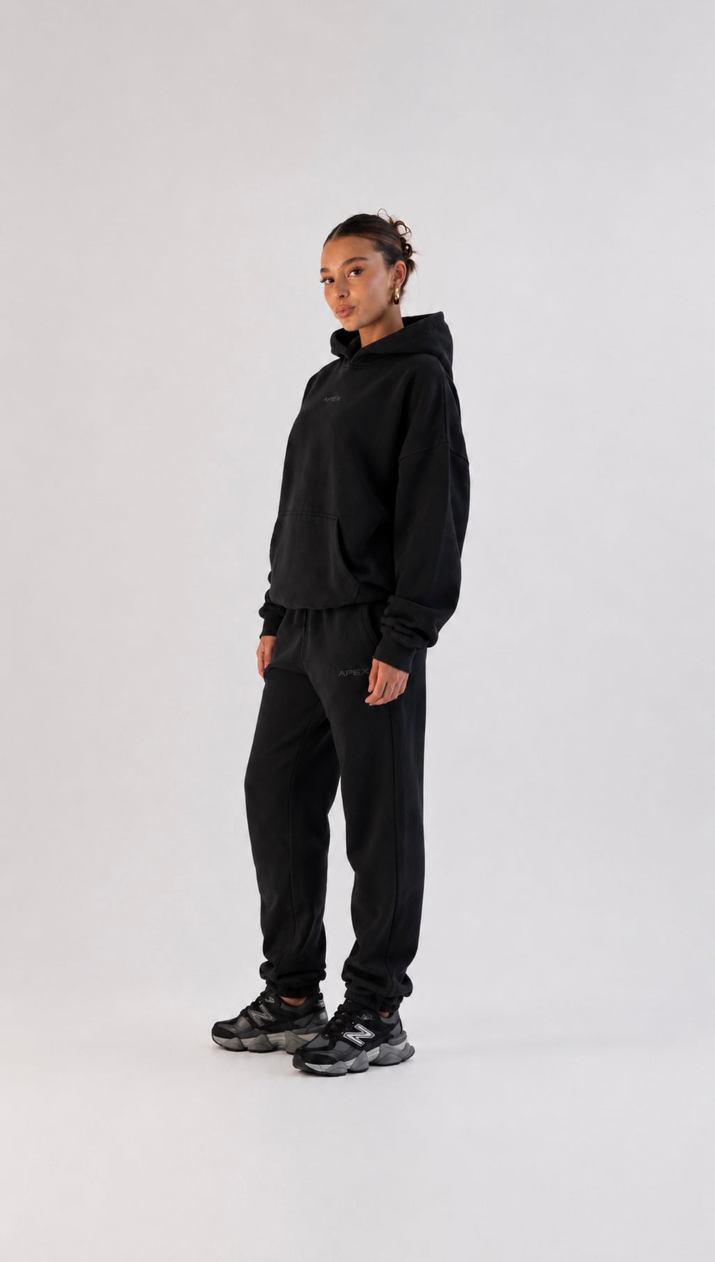 APEX ESSENTIAL SWEATPANTS V1