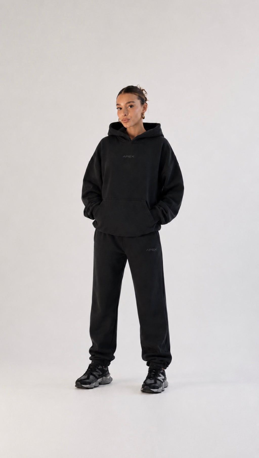 APEX ESSENTIAL SWEATPANTS V1